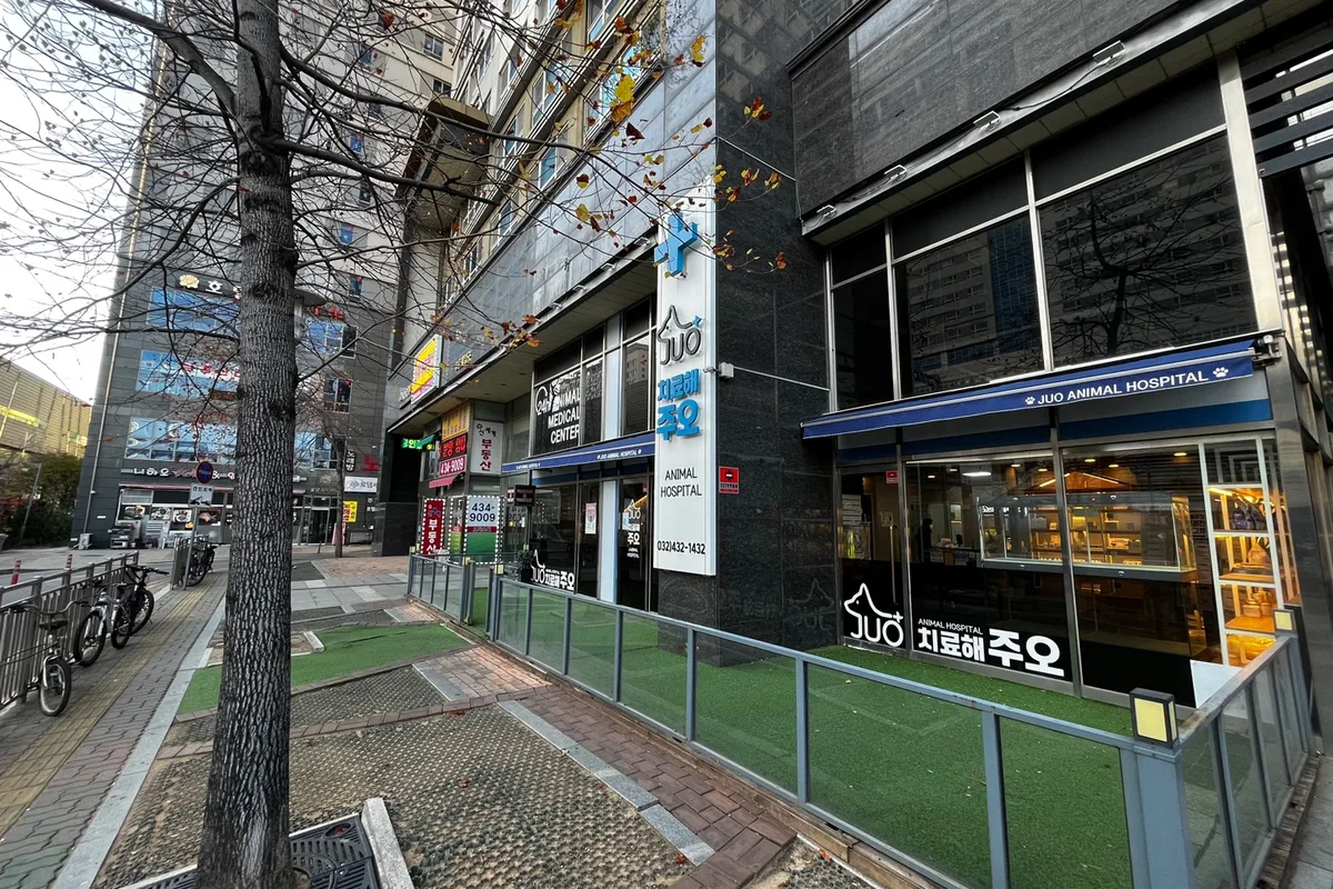건물 1층 입구 (인천 논현점)